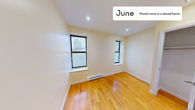 Building Photo - 15 W 107th