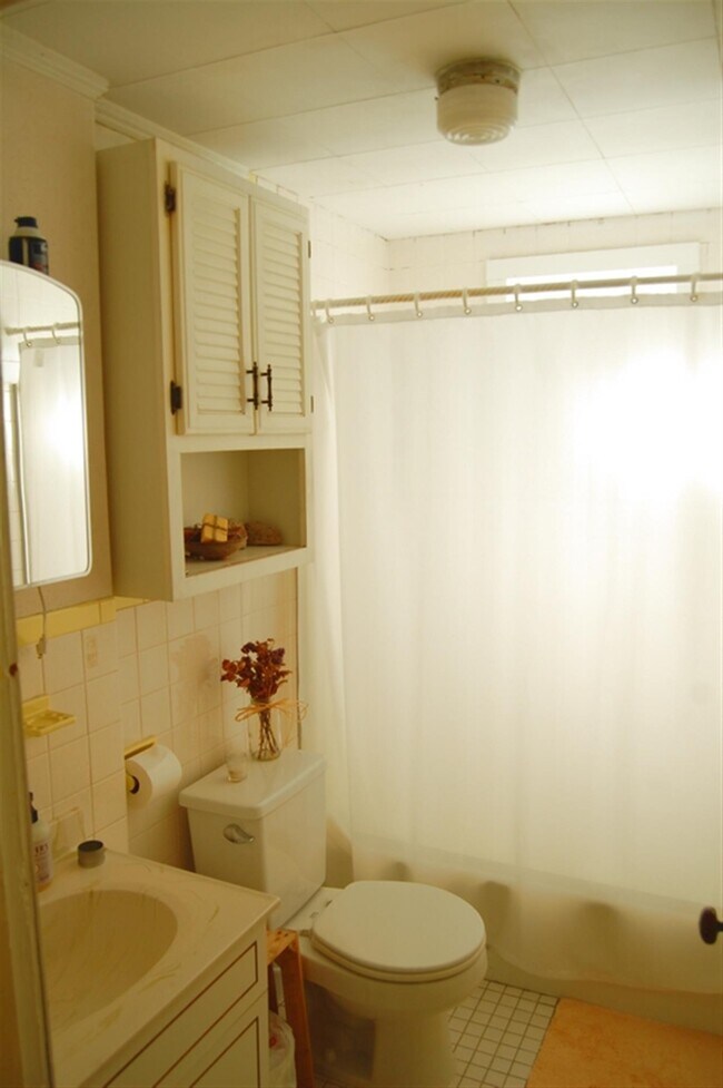 Building Photo - 55 Victoria St