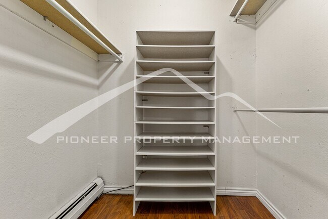 Building Photo - 6975 Mariposa St