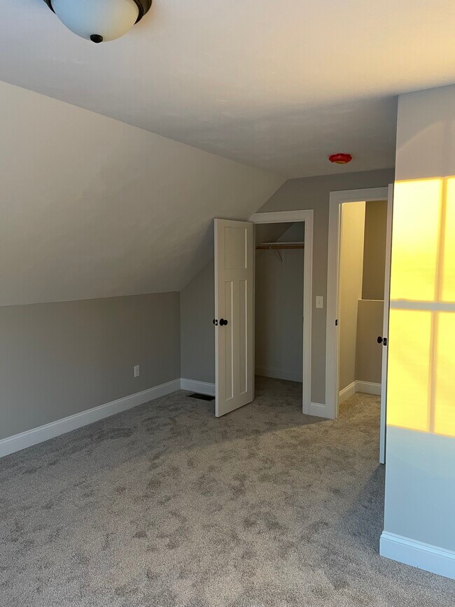 Building Photo - 13 Firefly Ln