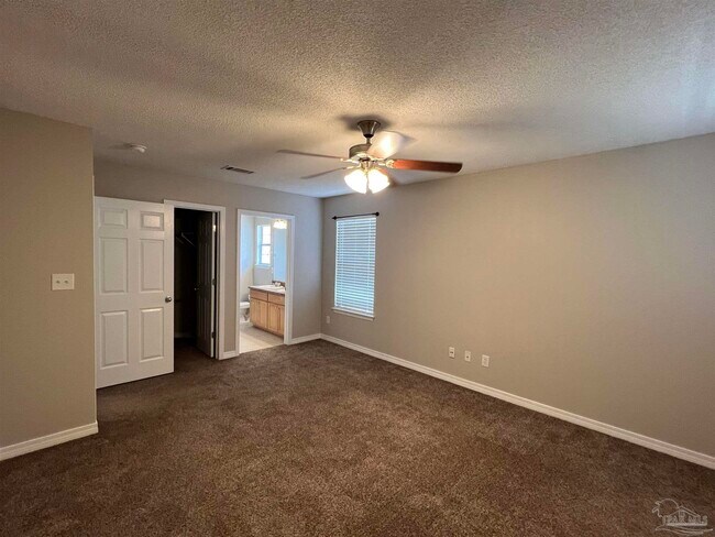 Building Photo - 10440 Millbrook Dr
