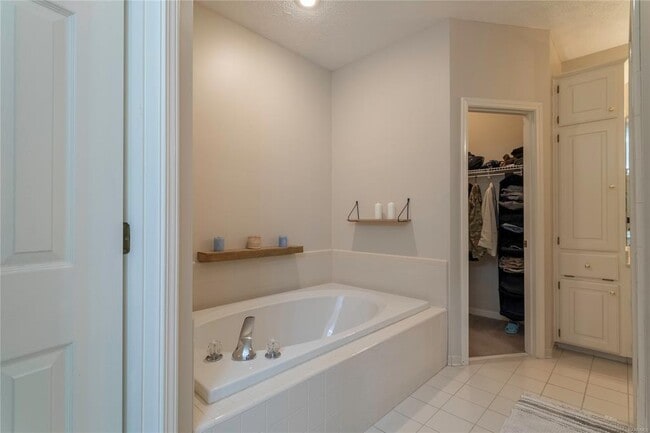 Building Photo - 1855 Brookstone Dr