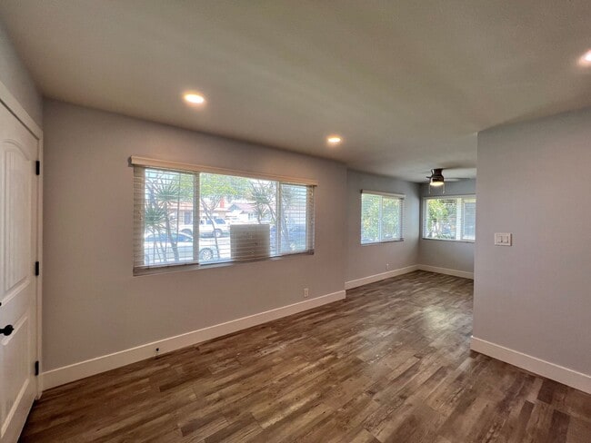 Building Photo - 5852 Santa Barbara Ave