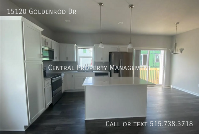 Building Photo - 15120 Goldenrod Dr