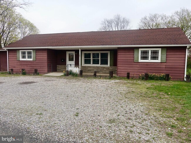 Building Photo - 102 Red Lion Rd