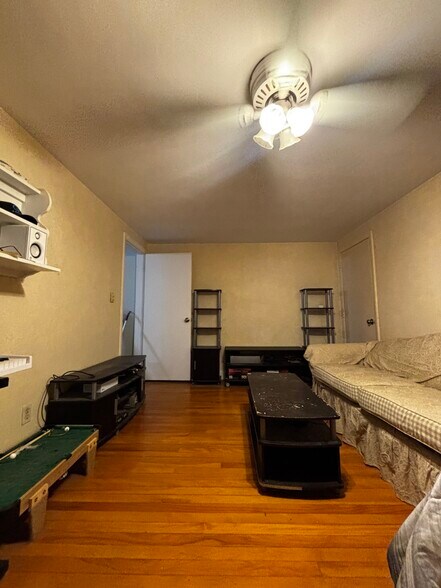 Building Photo - 30 Linwood Ave