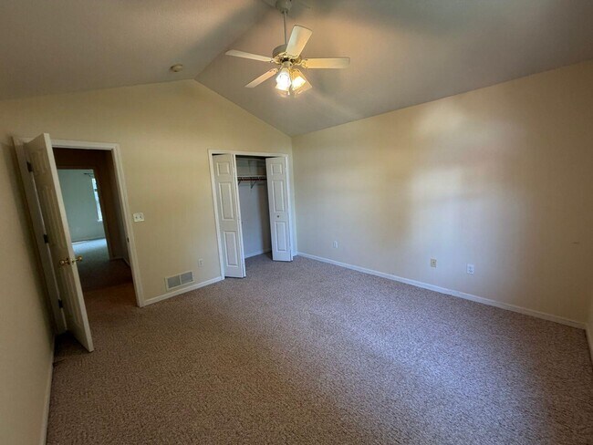 Building Photo - 509 Amazon Dr