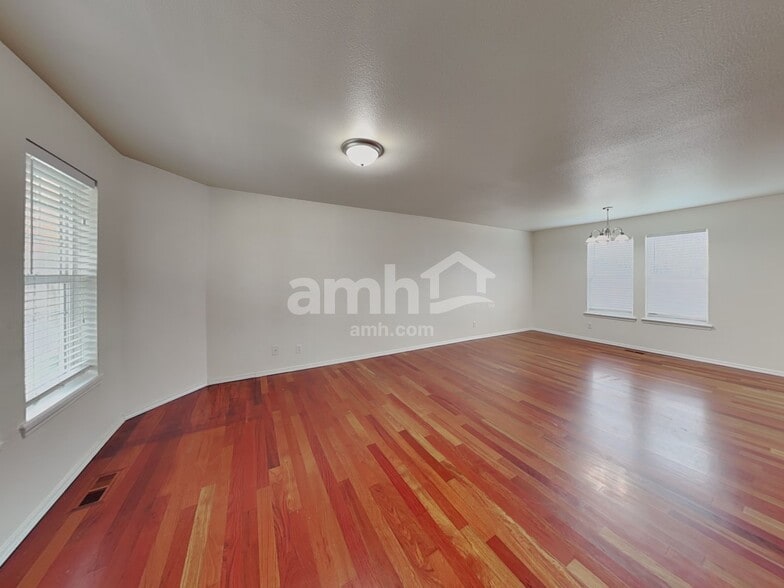 Building Photo - 11060 W Halstead Ct