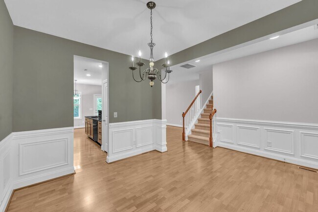 Building Photo - 3 Bedroom Home in Austin Creek! 2 Car Gara...