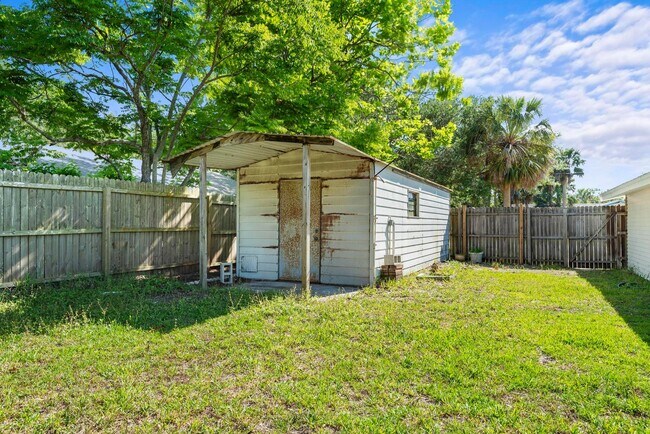 Building Photo - 1335 S Flagler Ave