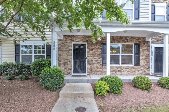 Building Photo - 255 Hampshire Downs Dr
