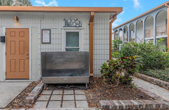 Building Photo - 4311 W Cleveland St