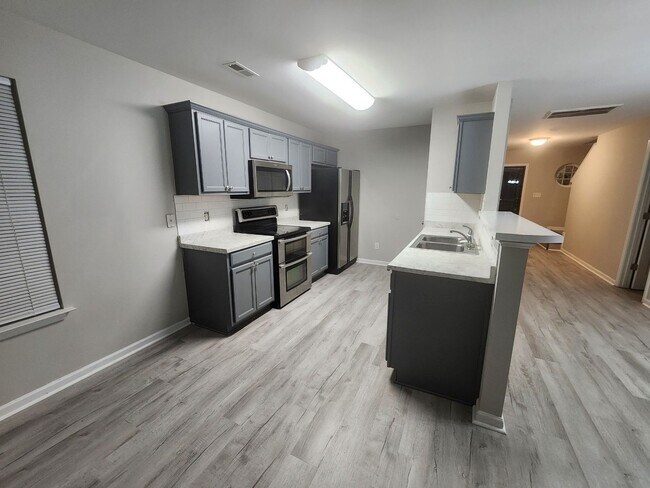 Building Photo - Coming Soon! Single Family Home Available for Rent!