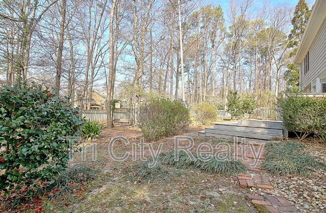 Building Photo - 404 Topaz Trail