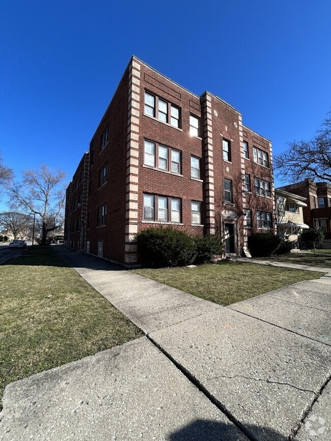 Building Photo - 10801 S Prairie Ave