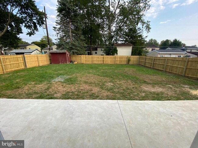 Building Photo - 404 Abbott Rd