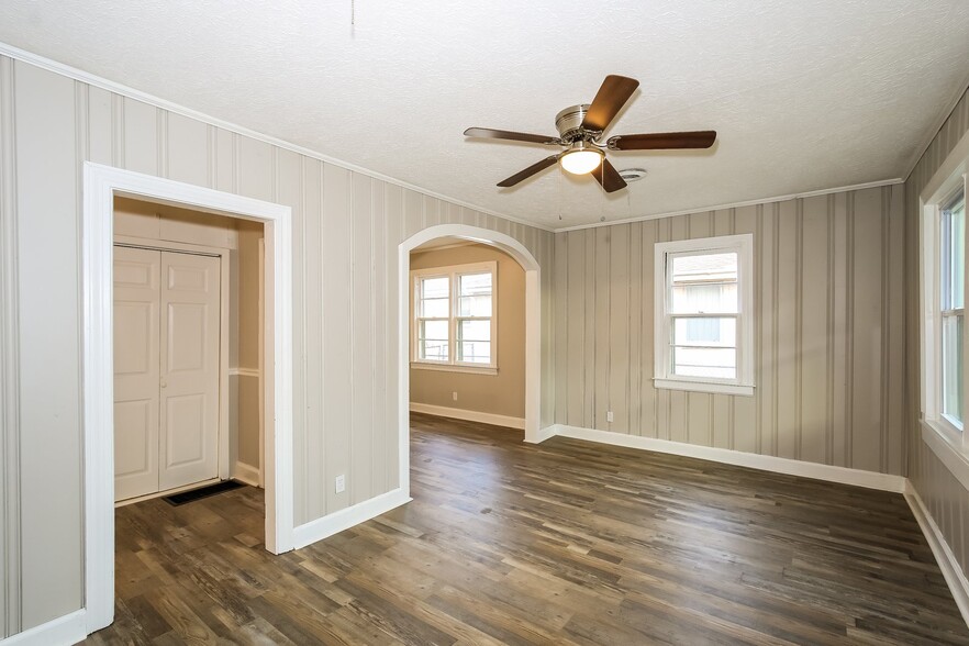 Building Photo - 426 Hampton Ave NW