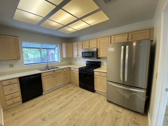 Building Photo - Sun City Summerlin - 55+ Community. Rare 2...