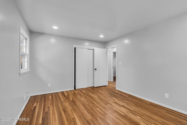 Building Photo - 16 Burdge Dr