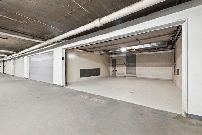 Building Photo - 660 W Fulton St