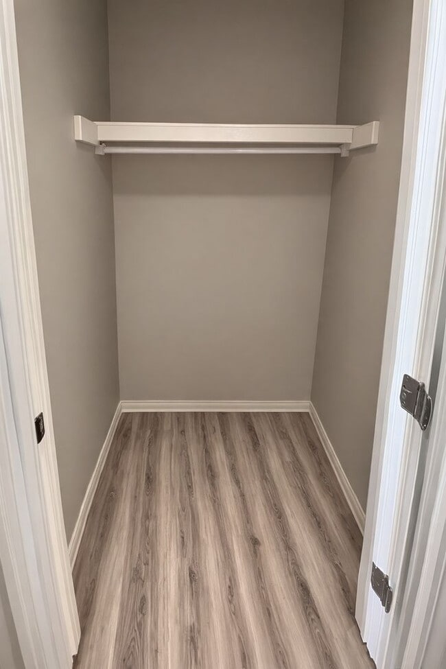 Building Photo - 13776 Grandeur Ave