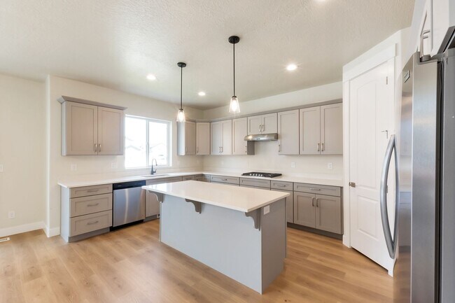 Building Photo - SPECTACULAR VIRTUALLY NEW HOME IN SOUGHT A...