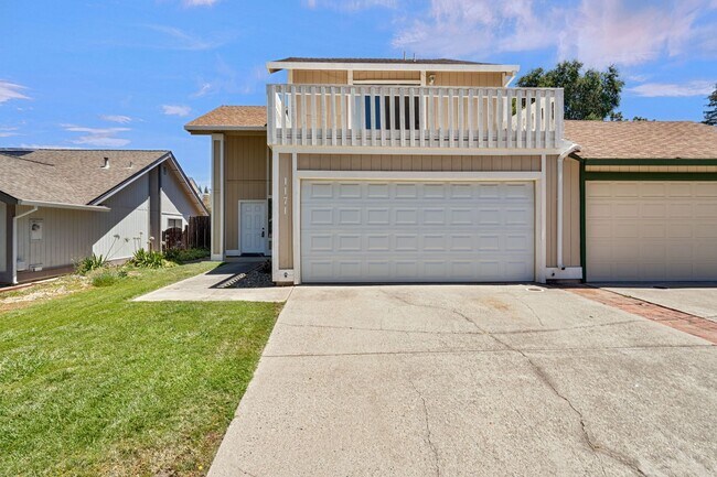 Building Photo - 3 Bedroom Home with Fireplace and LVP Flooring & 2-Car Garage!
