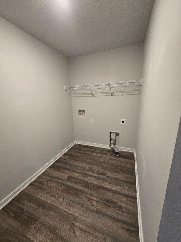Building Photo - 5653 Brookview Ave