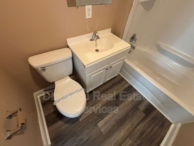 Building Photo - 209 N Grimes St