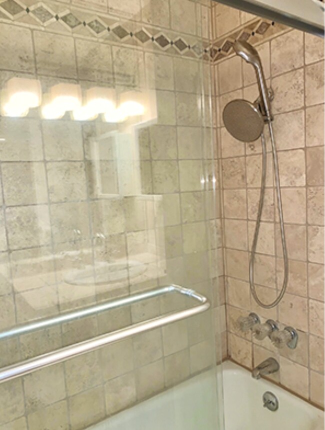 Master shower and bath - 100 S Doheny Dr