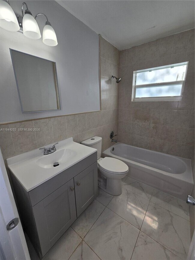 Building Photo - 1320 NE 211th Terrace