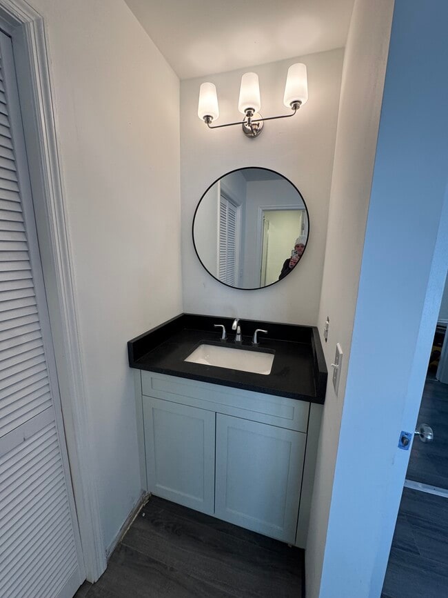 Building Photo - 1038 Point Of Lgt Ln