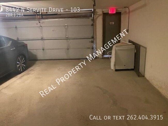 Building Photo - 8442 N Servite Dr