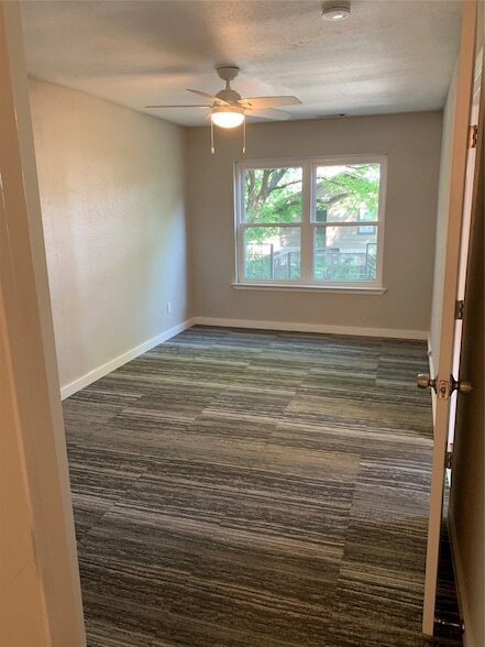 Building Photo - 5309 Side Ave
