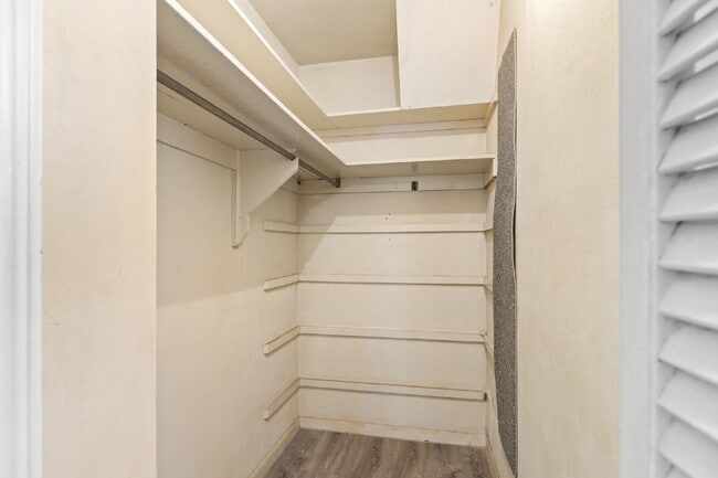 Building Photo - FULLY FENCED Home For Rent in Clearwater!