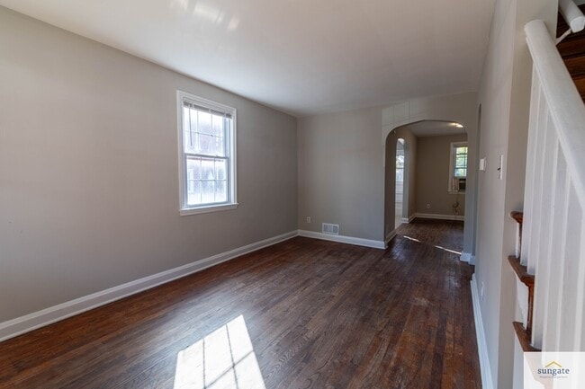 Building Photo - 5632 Pioneer Dr