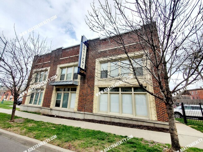 Building Photo - 3001 Gillham Rd