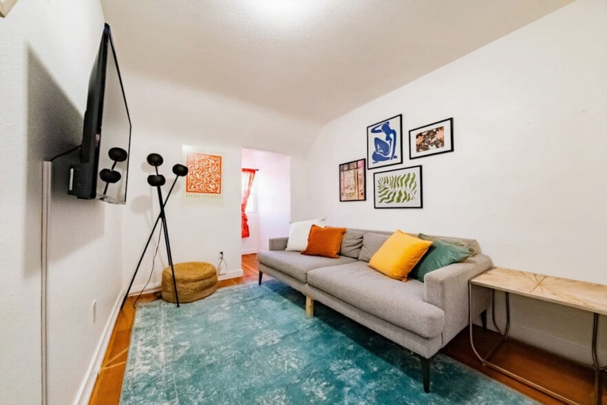 Building Photo - 170 E 100 N