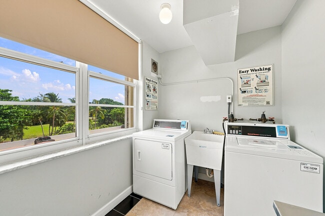 Building Photo - 2121 N Ocean Blvd