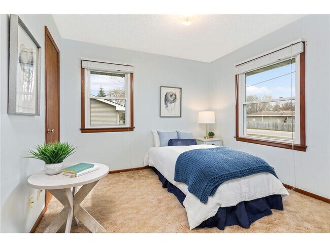 Building Photo - Spacious 4BR Home in Brooklyn Park – Huge Basement & New Appliances!