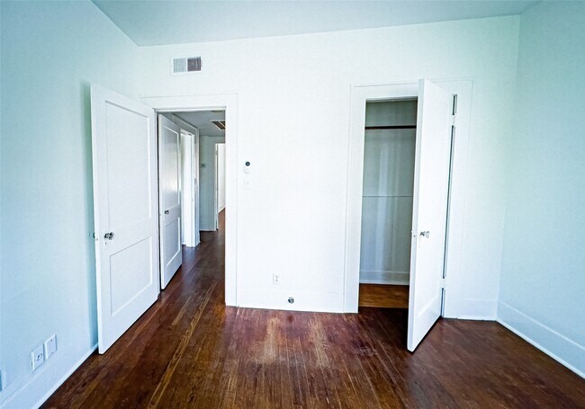 Building Photo - 1609 Kipling St