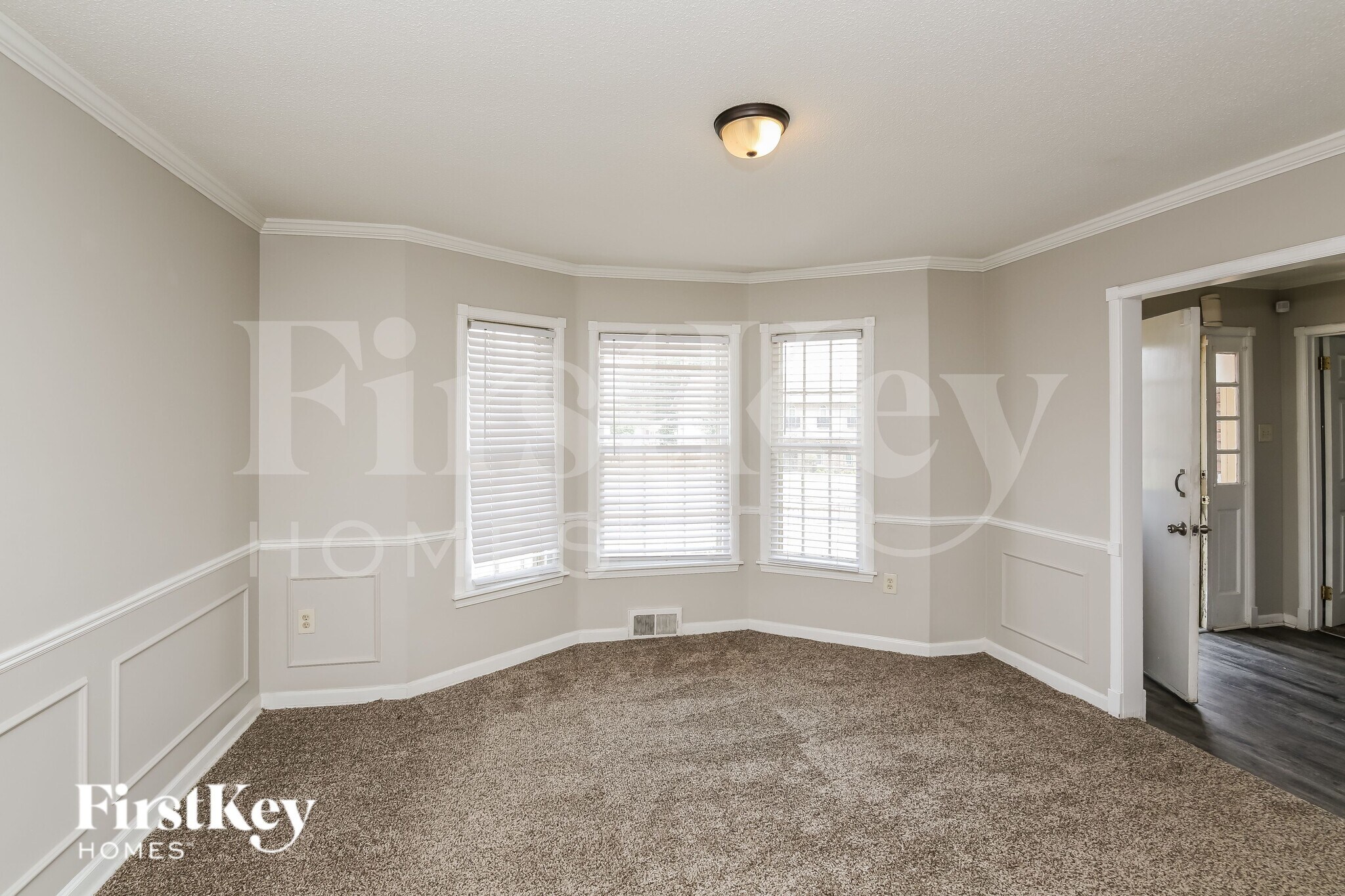 Building Photo - 2097 Meadowview Ln