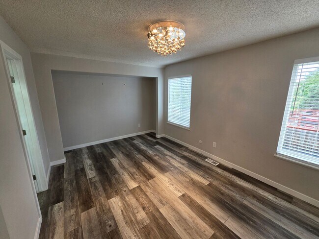 Building Photo - 6094 S Kingston Cir