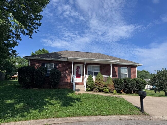 Building Photo - Prime Location! Beautiful 3Br/2 BA Just Minutes from Post!?