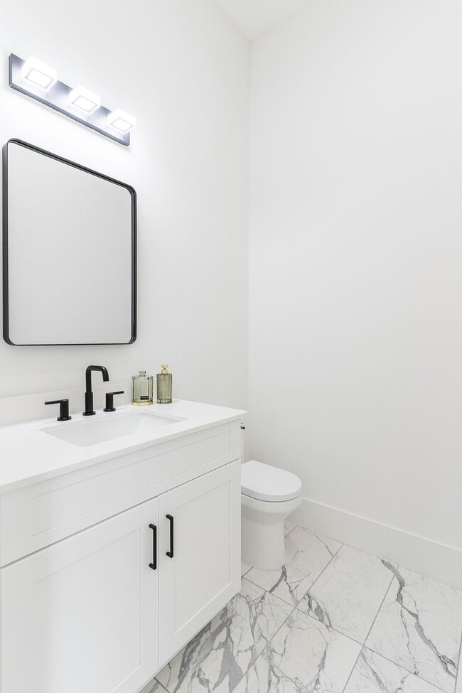 Building Photo - 5703 Dolores St