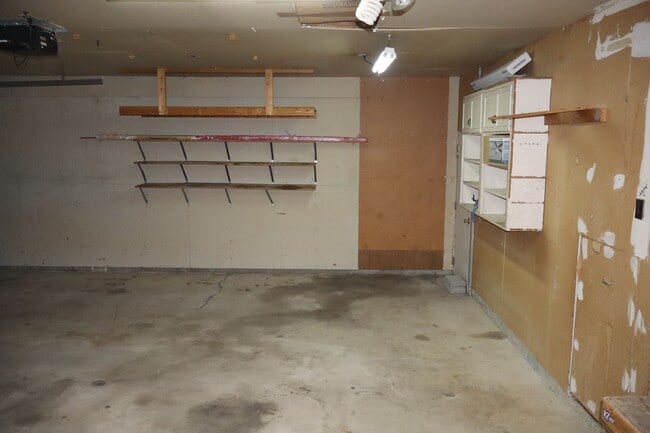 Building Photo - Spacious Home with Large pet friendly yard