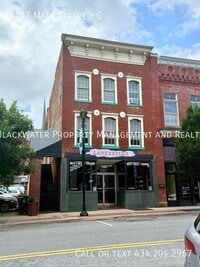 Building Photo - 1107 Main St