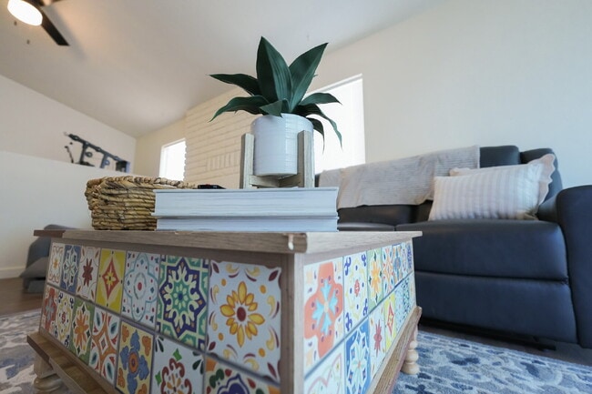 Building Photo - Furnished Master Bedroom 3 with Patio Acce...