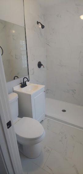 Building Photo - 5807 W Park Hill Ave