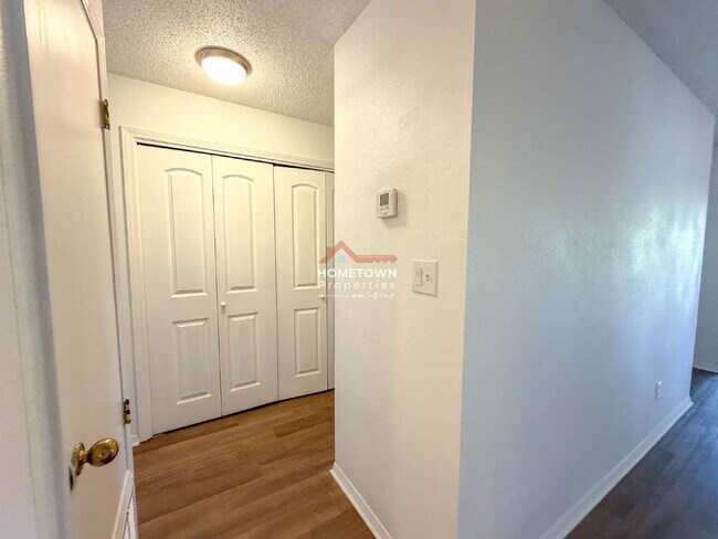 Building Photo - 1500 E Johnson Ave